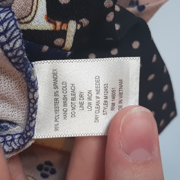 Chain Design Twist Hem - Picture 6 of 7